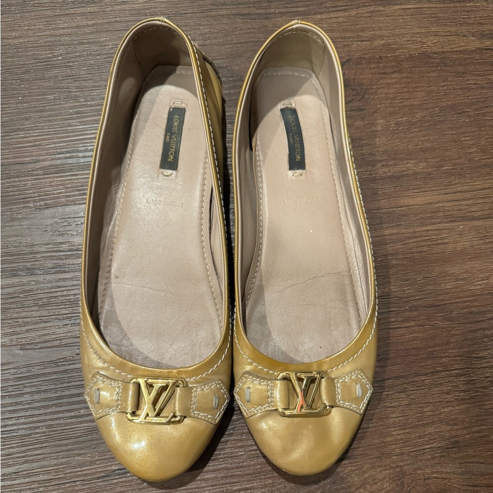 Louis Vuitton ballerina flats
